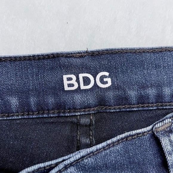 BDG Women's Jeans Mid Rise Twig Ankle Stretchy Medium Wash size 27 x 29 - Picture 4 of 8